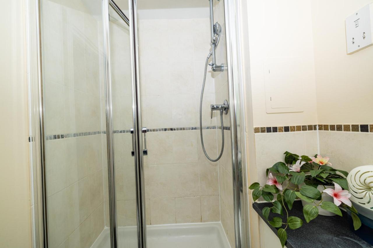Two Bed Apartment Near Canary Wharf London Luaran gambar