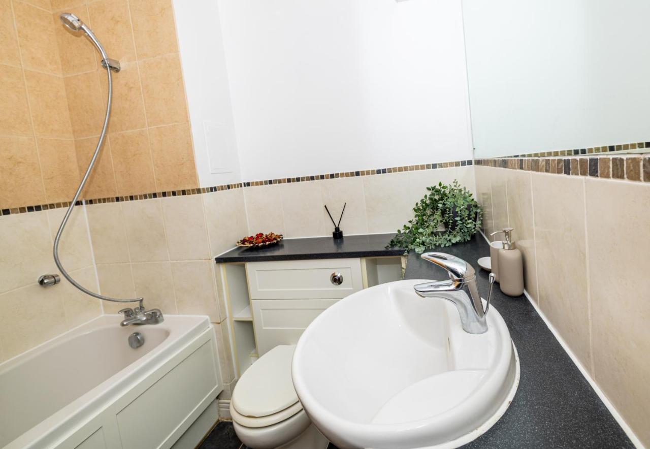 Two Bed Apartment Near Canary Wharf London Luaran gambar